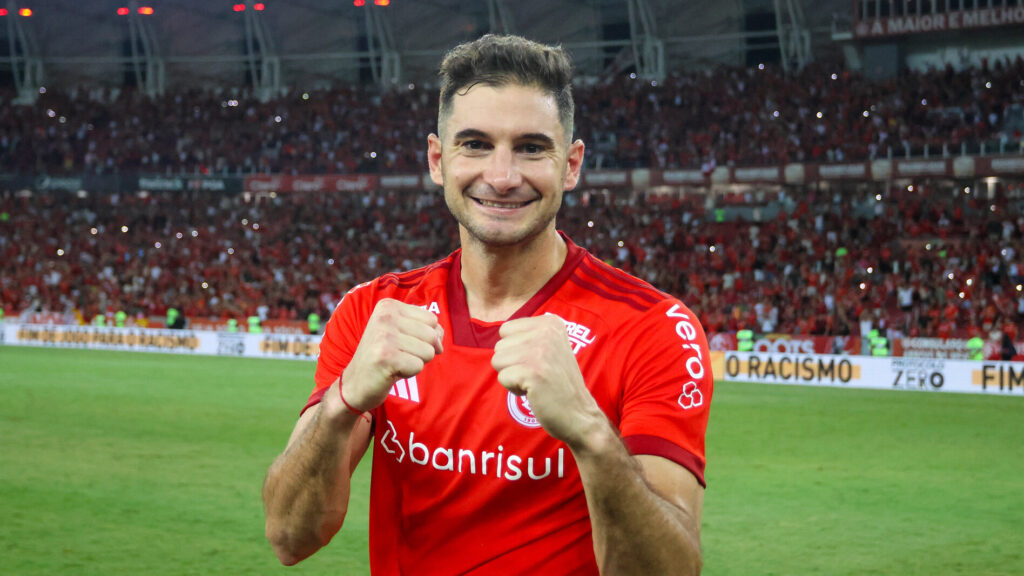 Lucas Alario se pronuncia após primeiro gol em clássicos pelo Inter